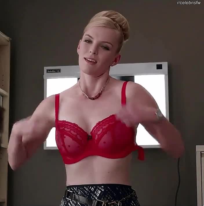 Betty Gilpin [gifv] - free porn video