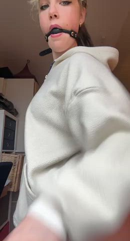 Is a white college girl with a fat ass your type? - free porn video