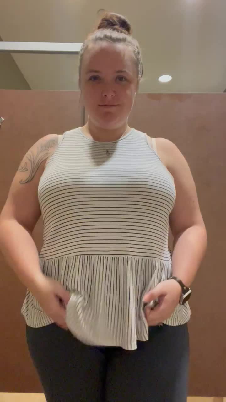 My bra may be boring but I’m not! - free porn video