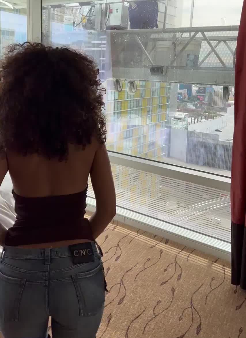 I've always wanted to give this gift to window cleaners and I finally got the chance [GIF] - free porn video