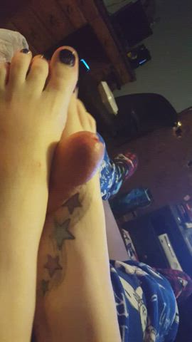 Footjob from a friend - free porn video