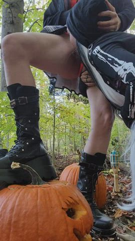 Smashing on pumpkins - free porn video