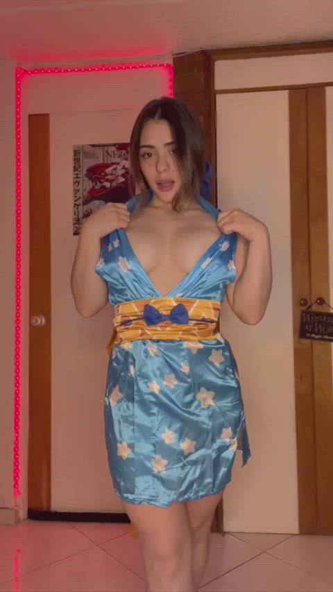 I know how to get your attention and my tits will be of help. - free porn video