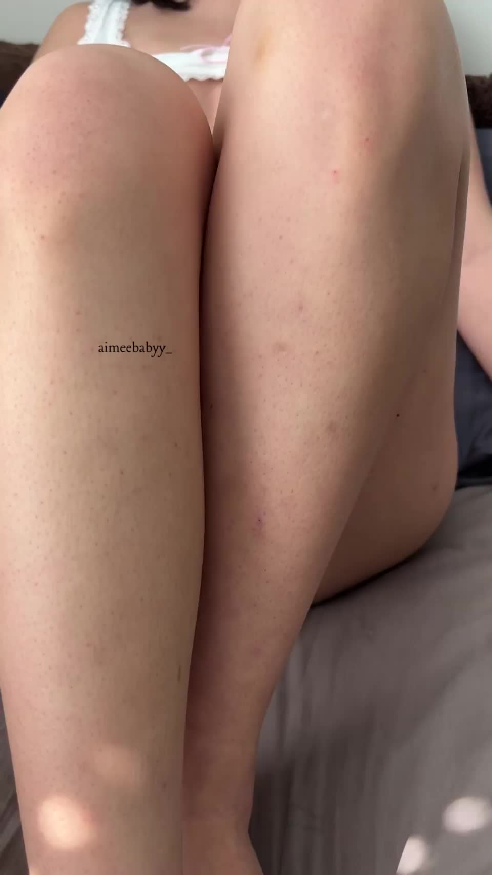 Mondays suck.. but I have a present for you 💕 - free porn video