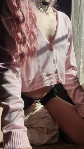 The sun looks nice on my tiny body - free porn video