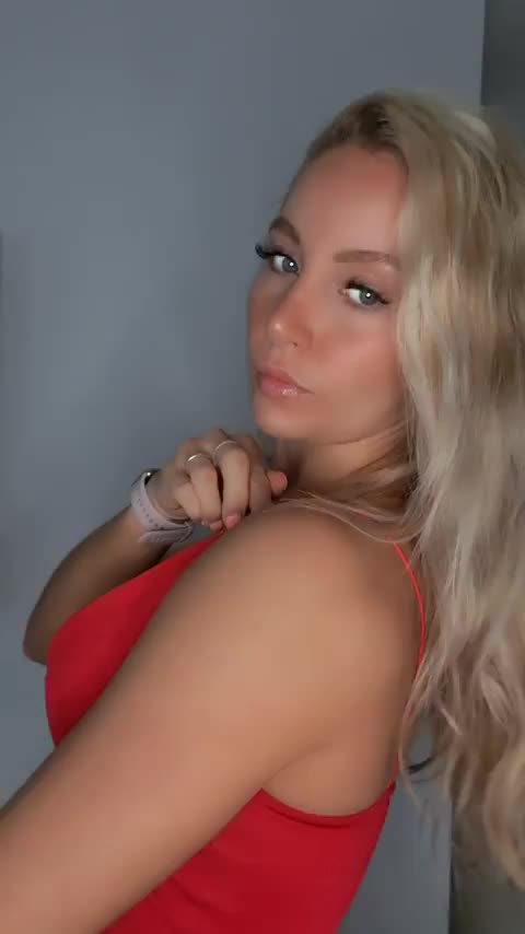 Watch me undress so I make it hard - free porn video