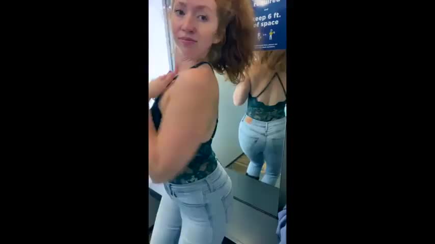 Was at old navy and was horny AF.. so I made myself cum like a good slut 😊 - free porn video