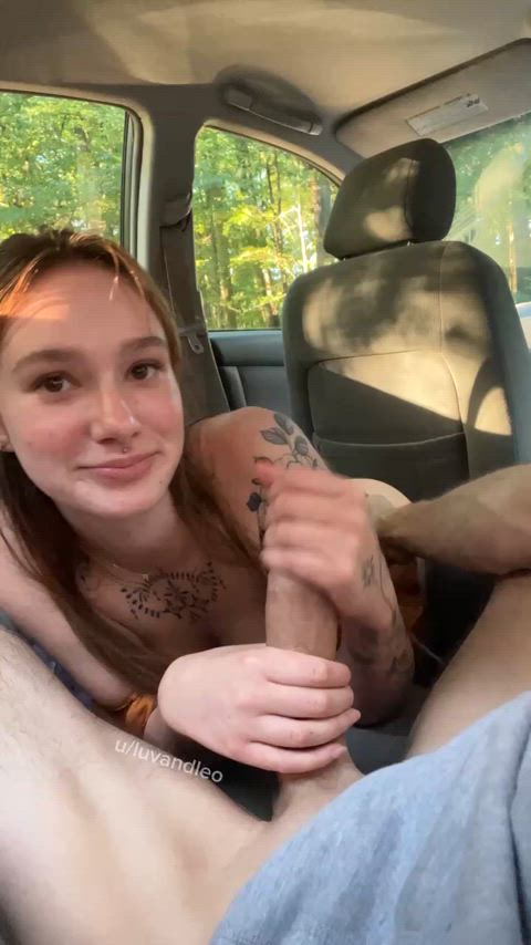 Quick handjob in the backseat - free porn video