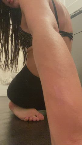 Stick your finger under there, please? - free porn video