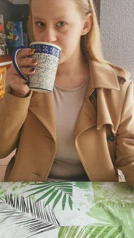 The smaller the restaurant, the greater the risk of being "caught" and the greater the excitement. heh [GIF] - free porn video
