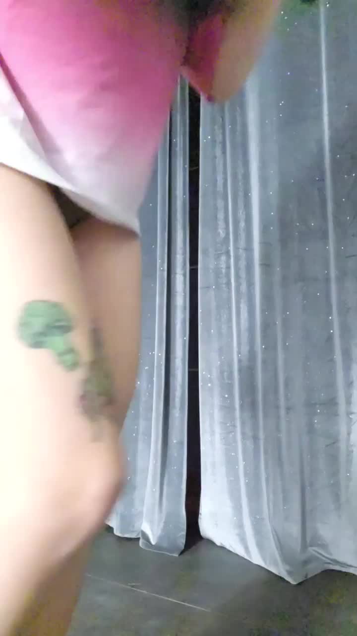 My big tattoed mommy ass - free porn video