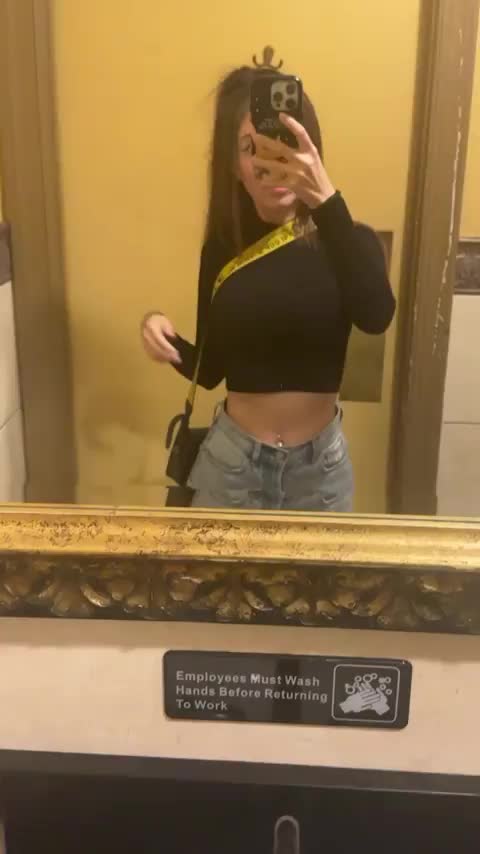 Flashing my tits in the bar restroom😈😈 [GIF] - free porn video