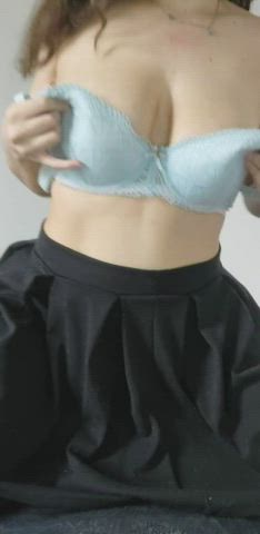 I love letting my natural 34DDs spill out so I can bounce them off your face - free porn video
