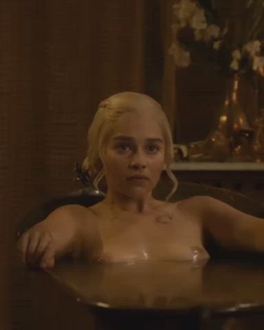 Emilia Clarke’s boobs appreciation post - free porn video