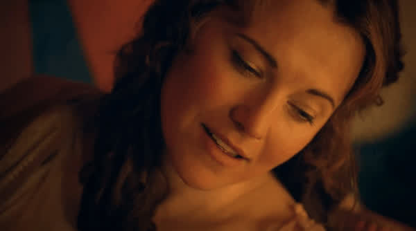 Lucy Lawless (Xena) masturbating with her tit out - free porn video