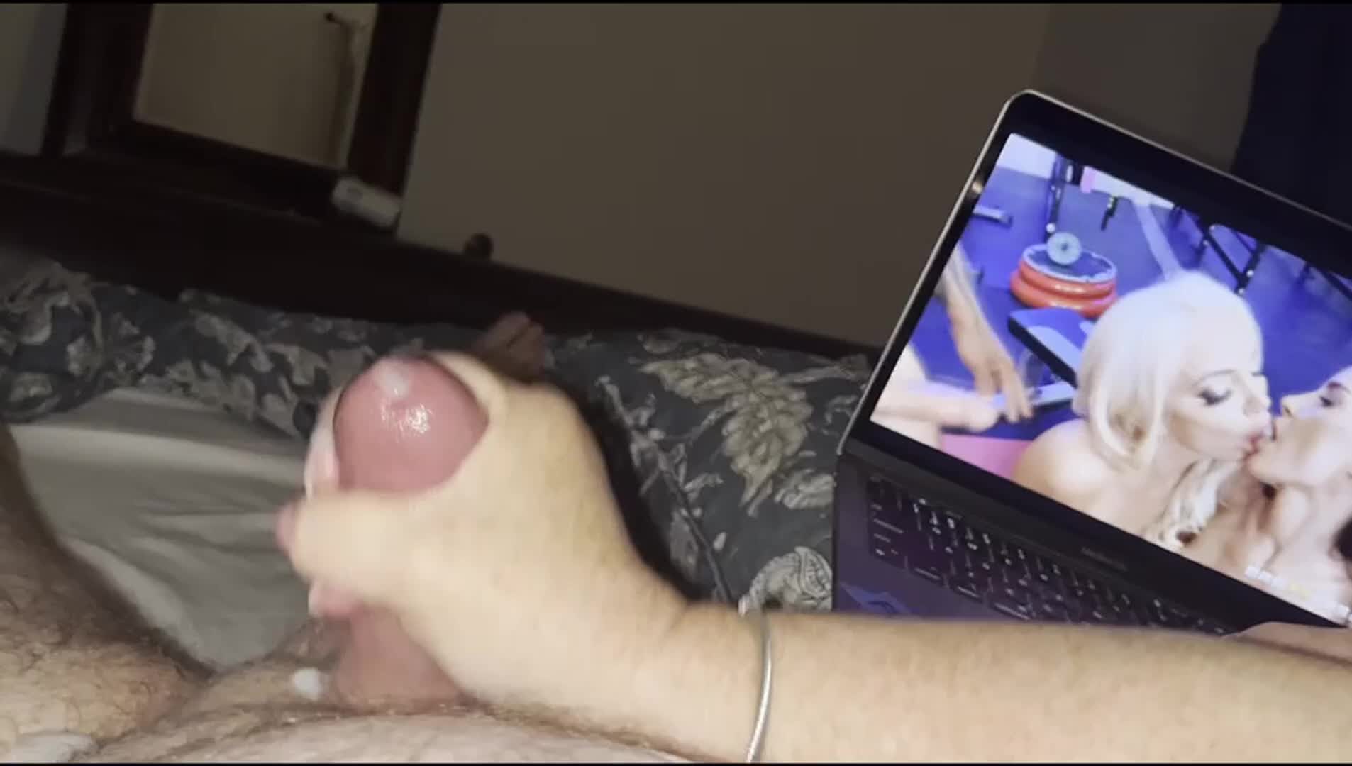 How she finished our mutual masturbation session. - free porn video
