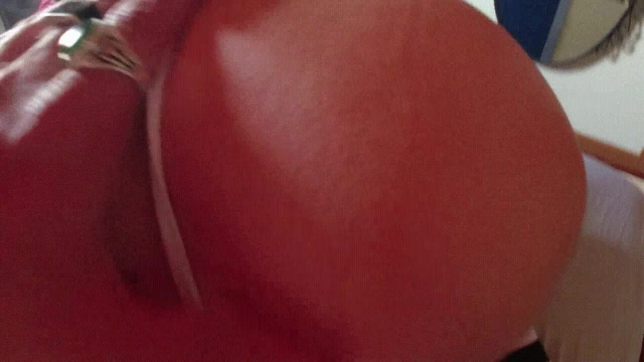 She teases me with her tight ass, is it only me who wants to screw her? - free porn video