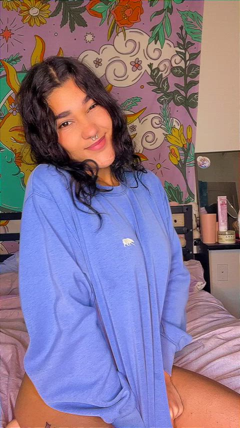 This is what a horny teen looks like - free porn video
