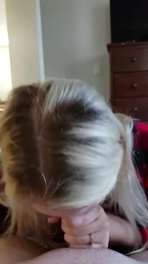 Swallows every drop like a good girl - free porn video