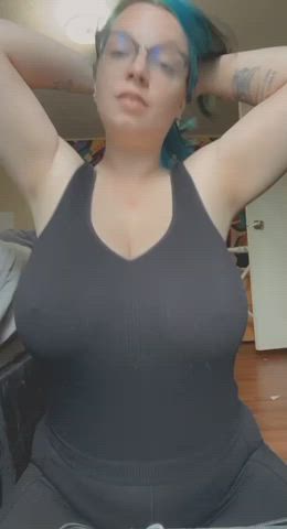 Hopefully my tits distract you from my messy hair 🙈 - free porn video