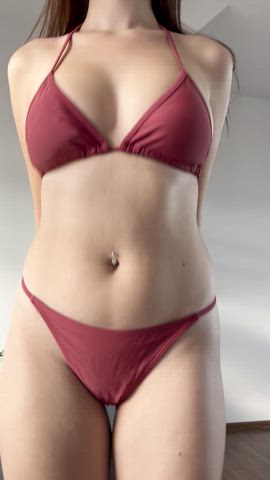 Turned 19 and now I can show off my tits - free porn video