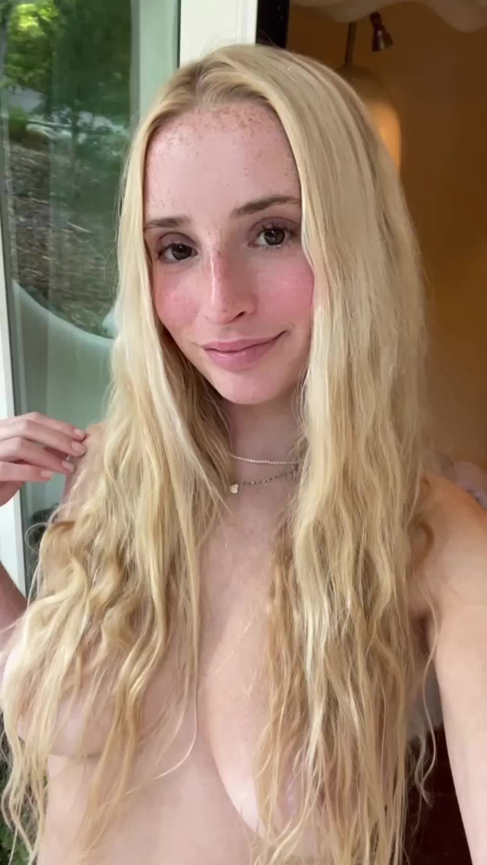I think tan lines and tits are meant to go together - free porn video