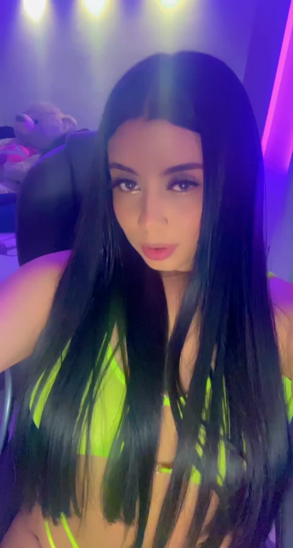Bored after classes, so I did this for you😘 - free porn video