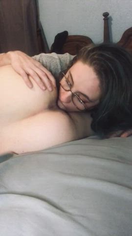 Licking her perfect pussy 😻💦🤤 - free porn video