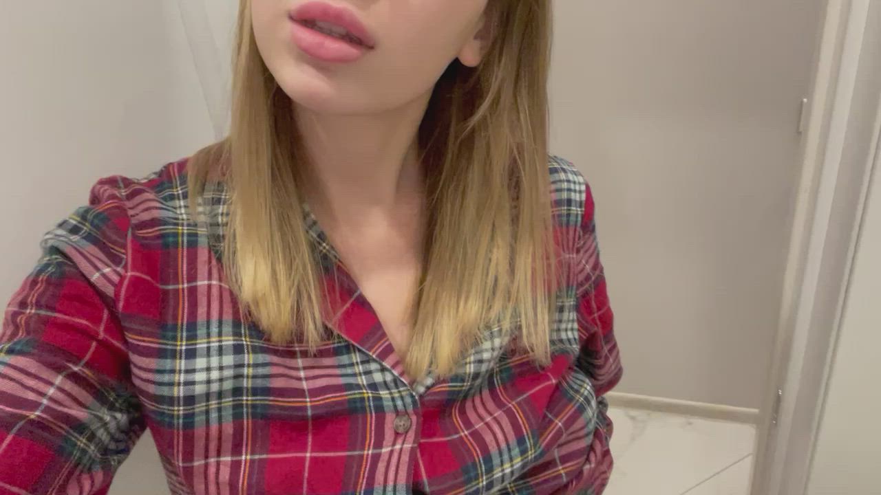 18[F]Arrows up upv*te that if you want to pound me hard SC: mianixr - free porn video