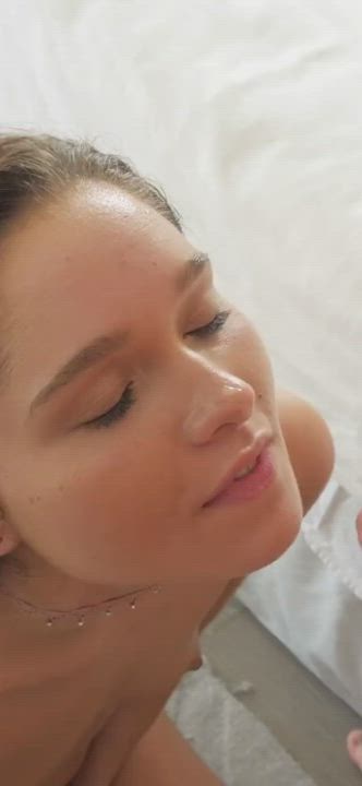 Beautiful cum slut Zoe Bloom - free porn video