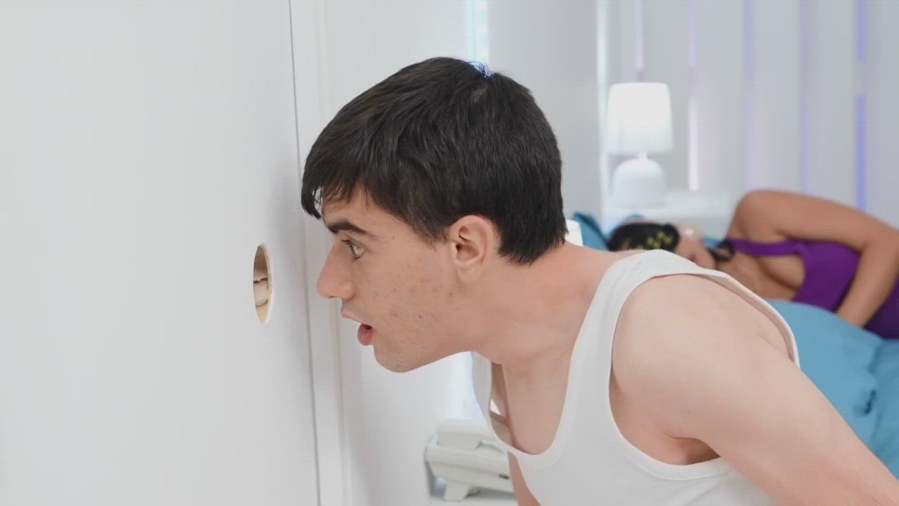 Meeting my new neighbor - free porn video