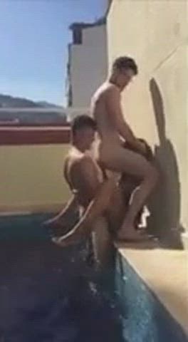 Uhh... what the fuck kinda threesome is this? - free porn video