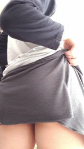 Do you think my pink, winking asshole looks inviting? - free porn video