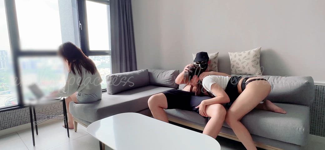 Blowing my sister's husband behind her back 😏 - free porn video