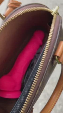 Thank goodness they don’t do bag checks at this store 🙊 [GIF] - free porn video