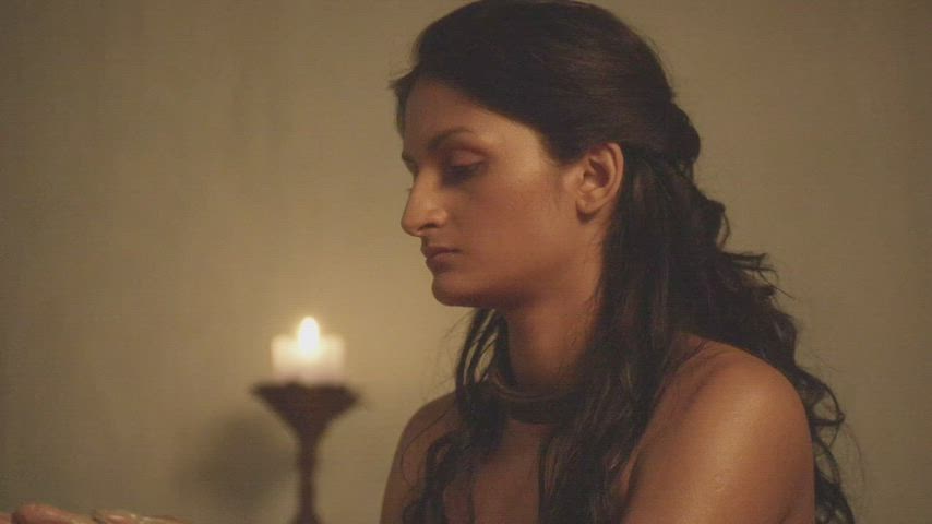 Lucy Lawless, Aria Dickson & Lesley-Ann Brandt in 'Spartacus' S01E06 (2010) - free porn video