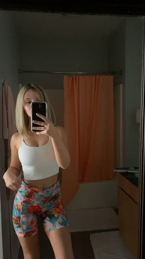 lets have a quickie in the gym bathroom🙈 - free porn video