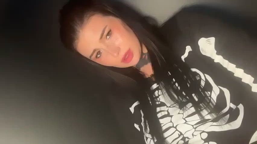 Phat pussy loves jump to front of the que - free porn video