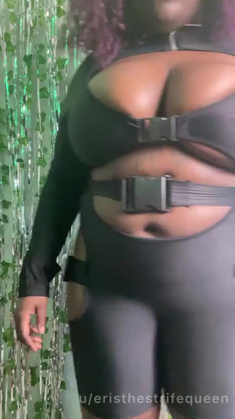 think you can guess my bra size? - free porn video