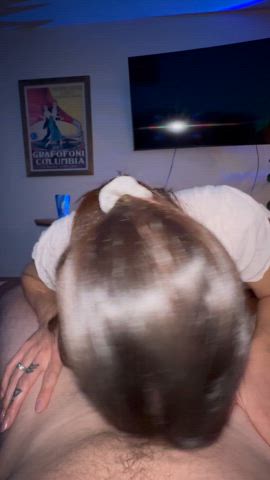 My married friend says he never gets blowjobs so I helped him out - free porn video