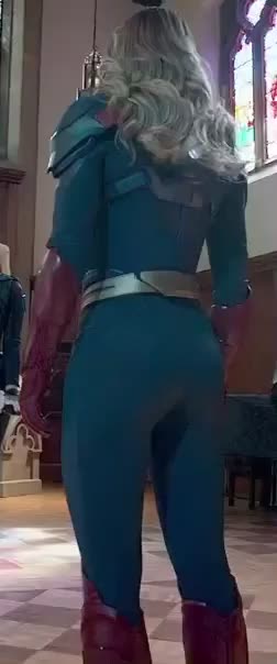 Melissa Benoist and her buns of steel - free porn video