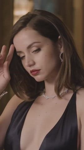 Ana de Armas and her seductive eyes. - free porn video