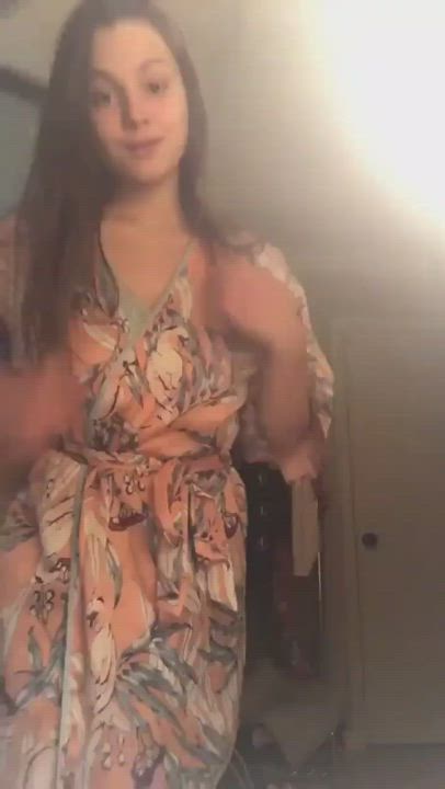 Amateur Natural Tits Brunette Babe - free porn video