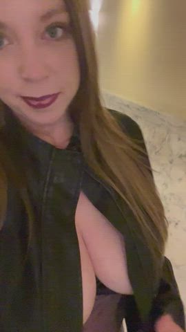 If hotel hallways could talk… [gif] - free porn video