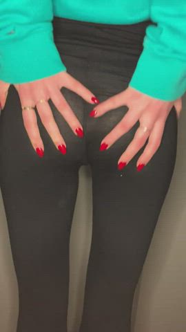 If you eat ass, does mine look tasty to you ? - free porn video
