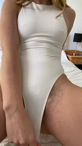 I didn't even know my pussy could grow this much hair - free porn video