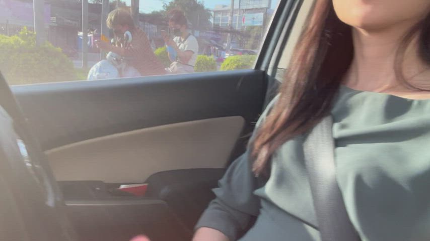 Driving show pussy on the highway [GIF] - free porn video