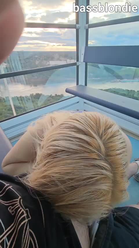 Deepthroat in a ferris wheel - free porn video