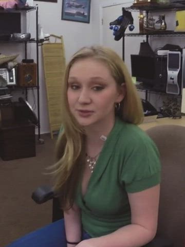 All smiles and a rockin' body - free porn video