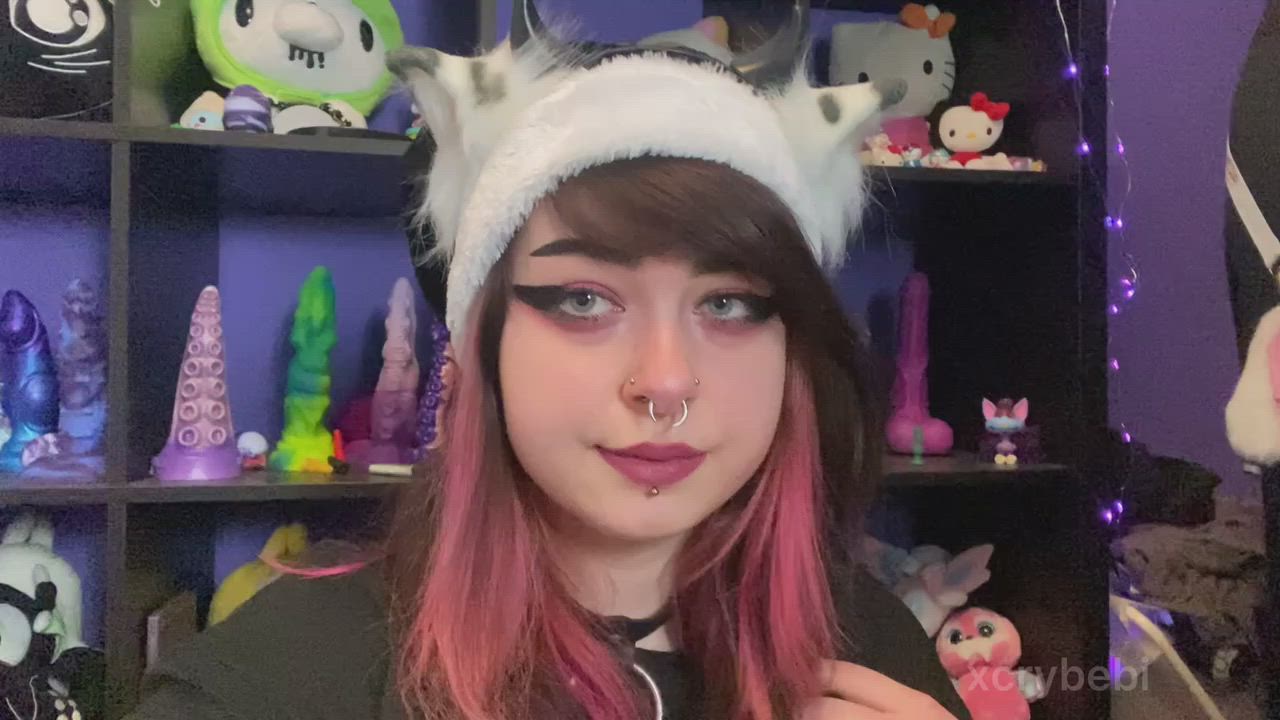 She wants to show you everything, not so you can cum, but so you can edge and deny yourself over and over as you get more and more addicted - free porn video